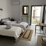 Mani Spot أريبوليس