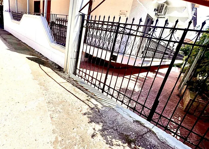 بيت ضيافة Mani Spot أريبوليس