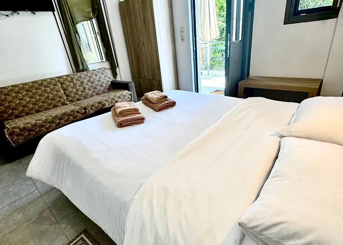 Mani Spot 3* أريبوليس