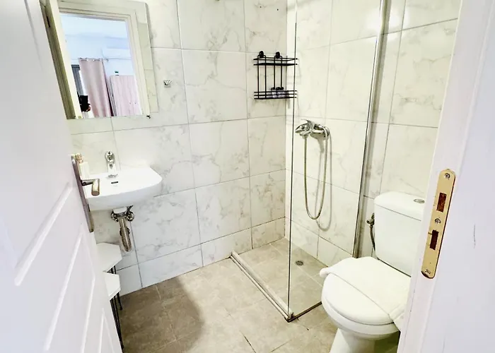 Mani Spot أريبوليس